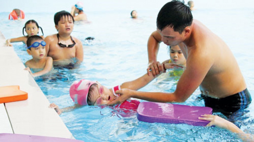 Phổ cập bơi cho trẻ: Vì sao khó thực hiện?